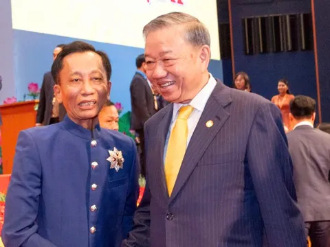 Hiệp sĩ Ðại Thánh giá Lê Ðức Thịnh người tín hữu sống tinh thần yêu thương, phục vụ và hòa hợp dân tộc