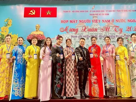 Họp mặt người Việt Nam ở nước ngoài mừng Xuân Ất Tỵ 2025