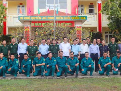Lãnh đạo Long An đến thăm, chúc Tết các đơn vị lực lượng vũ trang và Đồn Biên phòng Cửa khẩu Mỹ Quý Tây, huyện Đức Huệ