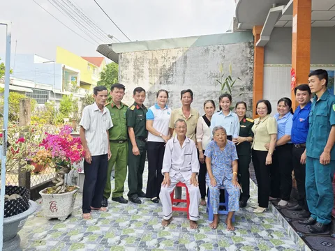 Long An: Nữ tân binh chia sẻ niềm vui trước ngày tòng quân