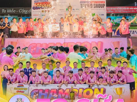 Giải Bóng Đá Tavico Open 2025: Ngày Thi Đấu Kịch Tính, FC Sữa vô địch
