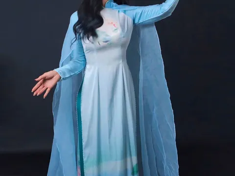 Miss Business Ambassador 2024 duyên dáng trong tà Áo dài Việt Nam của NTK Đinh Bách Đạt