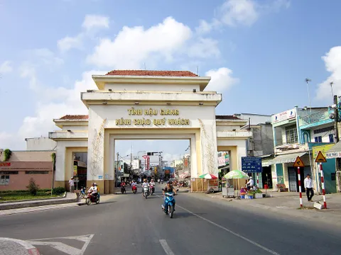 Hậu Giang: Ưu tiên chuyển đổi công năng trụ sở dôi dư làm thư viện, công viên