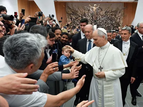 Giáo hoàng Leo XIV kêu gọi các nhà báo 'đừng dùng ngôn từ kích động'