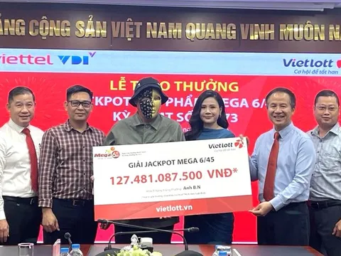 Người đàn ông ở TP.HCM trúng độc đắc hơn 127 tỷ nhờ con số trên voucher