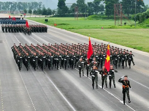 13 khối nghệ thuật, quần chúng hợp luyện diễu binh, diễu hành trên SVĐ Mỹ Đình