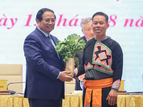 Thủ tướng: Có chính sách ưu tiên, nguồn lực ưu tiên, tín dụng ưu tiên với vùng đồng bào dân tộc thiểu số và miền núi