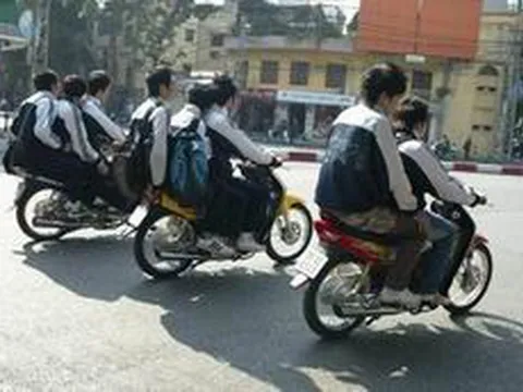 Giao xe cho người không đủ điều kiện tham gia giao thông gây tai nạn, cha mẹ có chịu trách nhiệm?