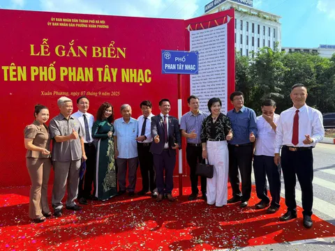 Hà Nội gắn biển tên phố Phan Tây Nhạc tại phường Xuân Phương
