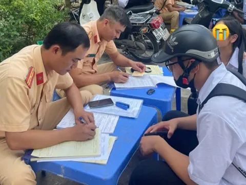 Phụ huynh bị cảnh sát mời làm việc vì con đi xe vi phạm giao thông