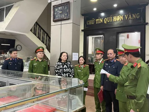 Công an khám xét, bắt tạm giam giám đốc công ty vàng bạc Kim Chung