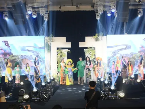 Mãn nhãn với phần trình diễn Áo dài tại chung kết Miss Business Global 2025