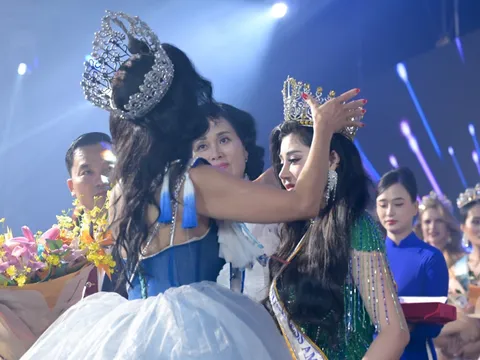 Nhan sắc cô gái Việt vừa đăng quang Miss Business Ambassador 2025