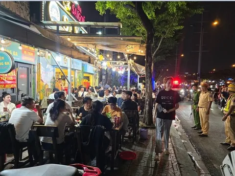 Công an TP.HCM: Tăng cường tuần tra, xử lý lấn chiếm vỉa hè, lòng đường