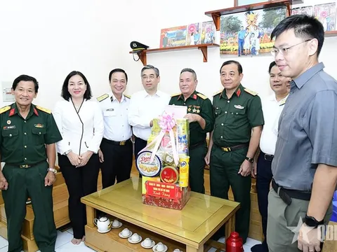 Lãnh đạo Thành phố Hồ Chí Minh thăm lực lượng vũ trang, tham gia các hoạt động tri ân tại Đặc khu Côn Đảo