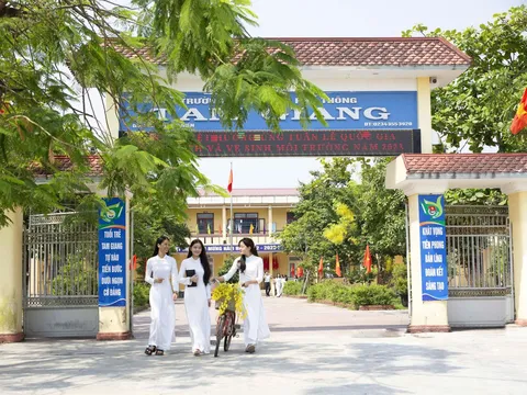 Tam Giang ngày trở về: Nửa thế kỷ đi qua, một mái trường vẫn ở lại trong ký ức