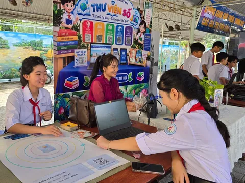 Ngày hội Chuyển đổi số phường Bến Tre lần thứ II: Đưa công nghệ đến gần người dân